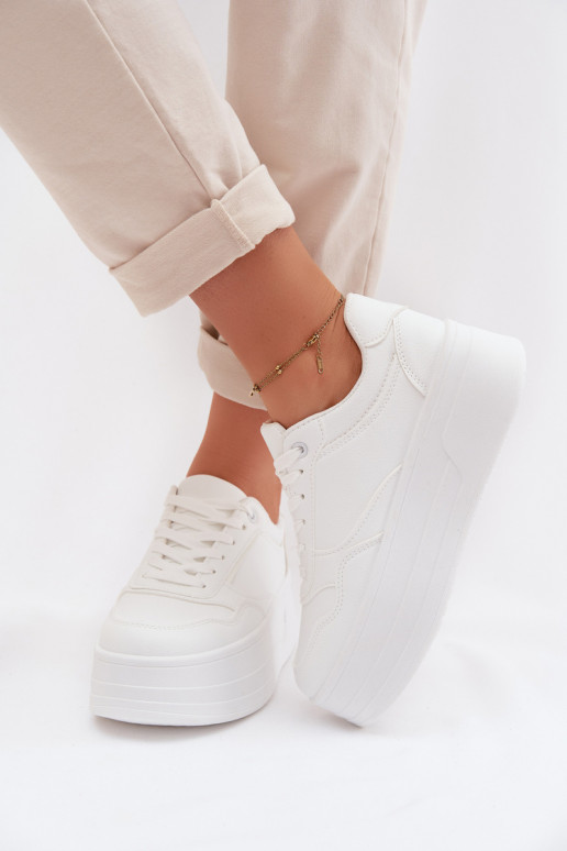 Chaussures modèle baskets Féminin avec une plateforme couleur blanche Feressa