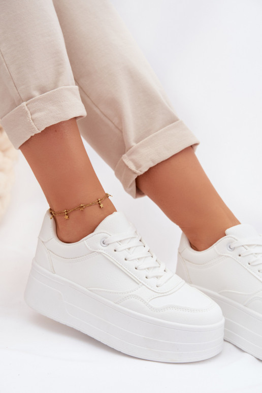 Chaussures modèle baskets Féminin avec une plateforme couleur blanche Feressa