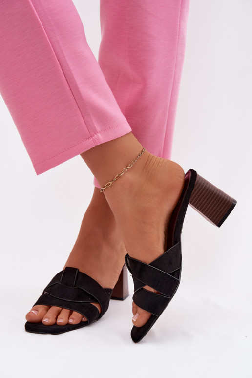 Pantoufles pour femmes avec talons et bandes en daim, couleur noire, Corivelle