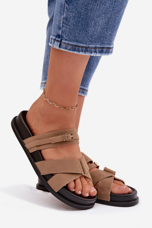 Pantoufles pour femmes avec des bandes I Złotą avec boucles beige Selorina