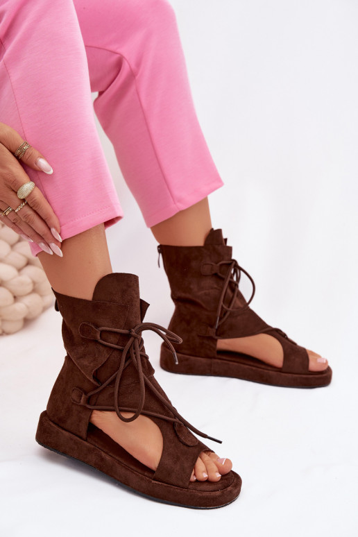 Damensandalen aus Öko-INildlederoZue mit einem Stiefel I INiązaniem CzekoladoZue Ferlisse