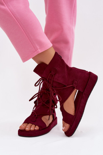 Sandales en daim artificiel pour femmes avec une tige et des lacets couleur bordeaux Ferlisse