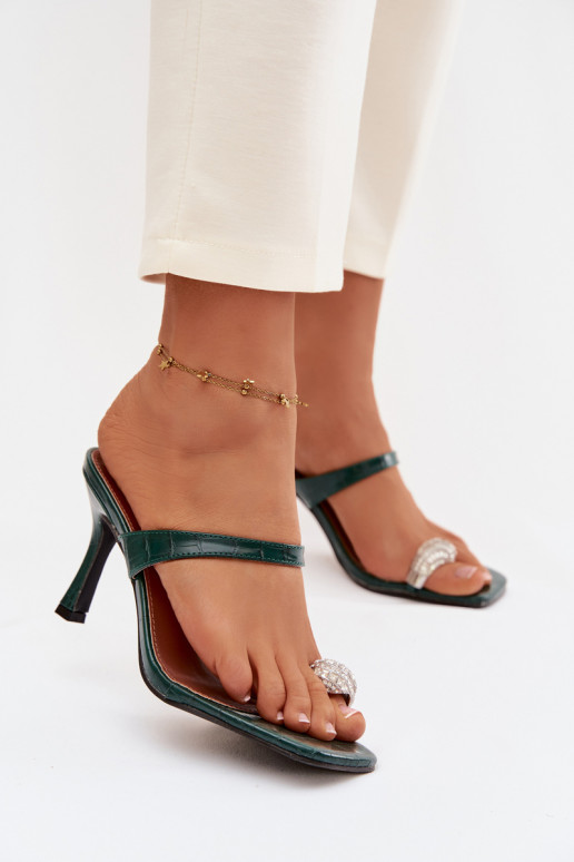 Chaussons pour femmes couleur vert bouteille avec talons fins et détails ornés Lorissa