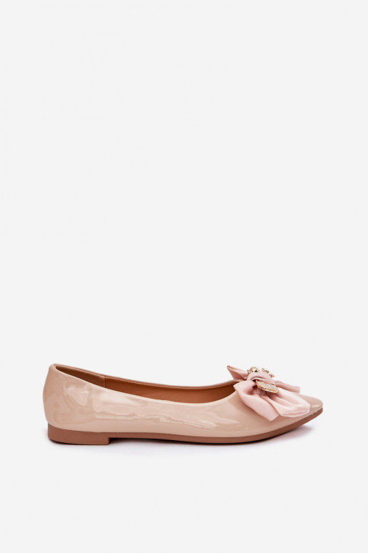 Ballerines laquées avec des rubans I Złotą Broszką beige Rivona