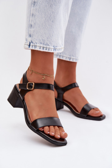 Sandales en simili cuir avec plateforme de couleur noire Sabela 2