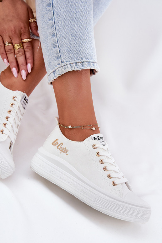 Chaussures de loisirs avec une plateforme Lee Cooper LCDANS-24-44-2462L couleur blanche