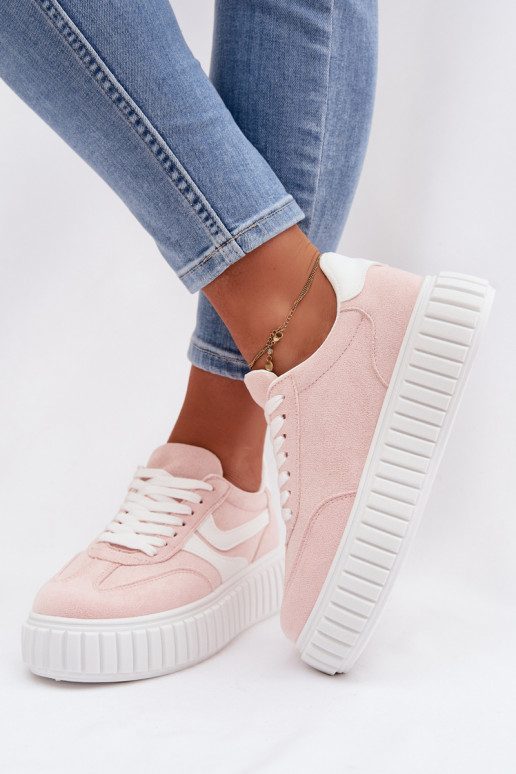 Chaussures modèle baskets Féminin avec une plateformeen daim écologiqueu couleur rose Cadrina