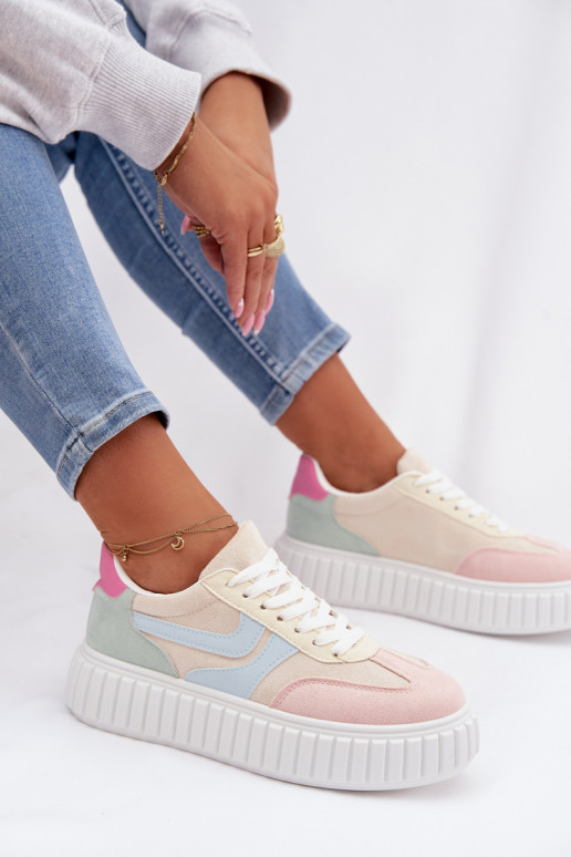 Chaussures modèle baskets Féminin avec une plateformeen daim écologiqueu Couleurs différentes Cadrina