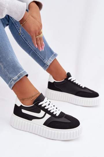 Chaussures modèle baskets Féminin avec une plateformeen daim écologiqueu couleur noire Cadrina