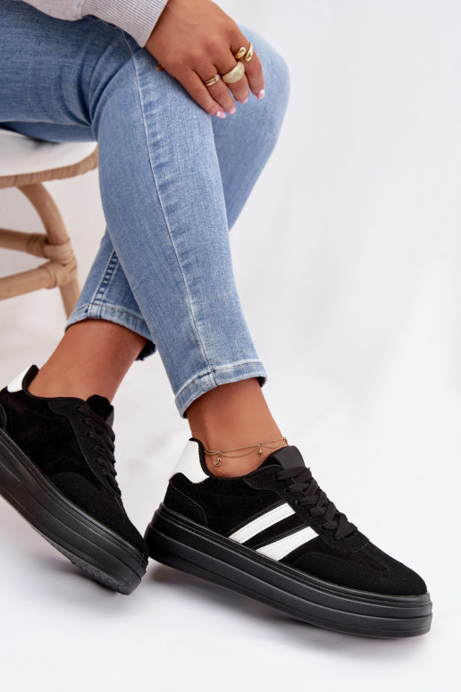 Chaussures modèle baskets Féminin avec une plateforme couleur noire Galleria