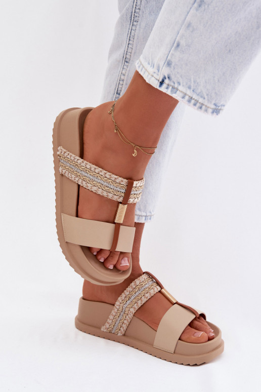 Pantoufles pour femmes avec une plateforme avec des bandes I couleur doréem Detalem beige Tahlia