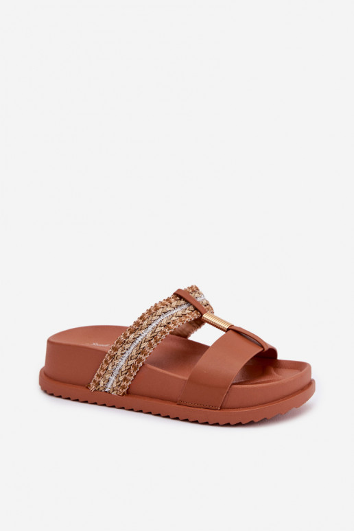 Pantoufles pour femmes avec une plateforme avec des bandes I couleur doréem Detalem marron Tahlia
