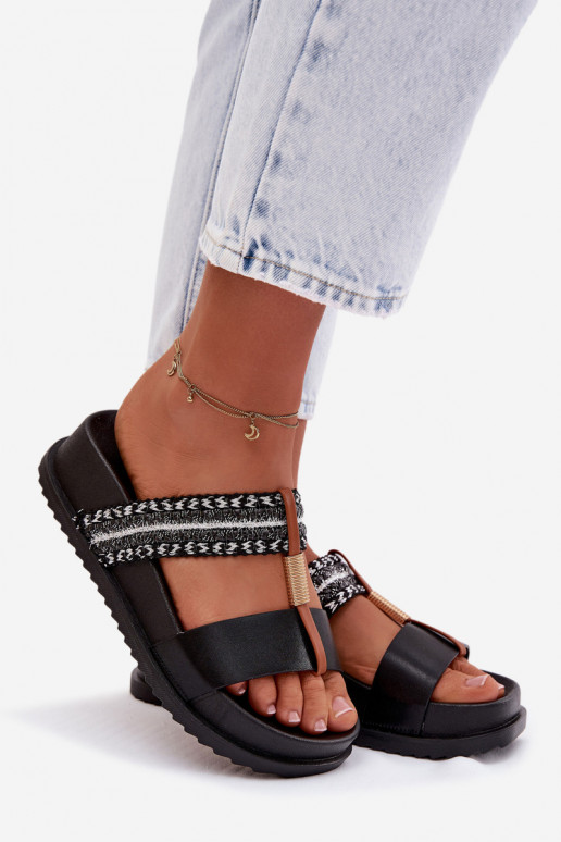 Damenhausschuhe mit einer Plattform mit Streifen I goldene Farbem Detalem schZuarze Farbe Tahlia