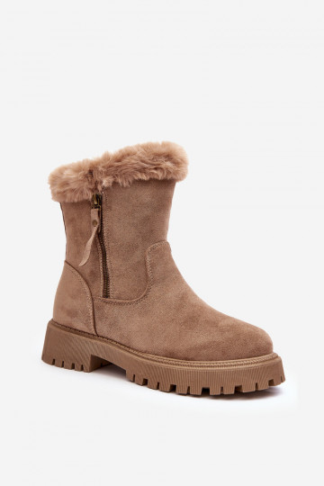 Bottes en daim Féminin avec un manteau de fourrure beige Hasiva 2