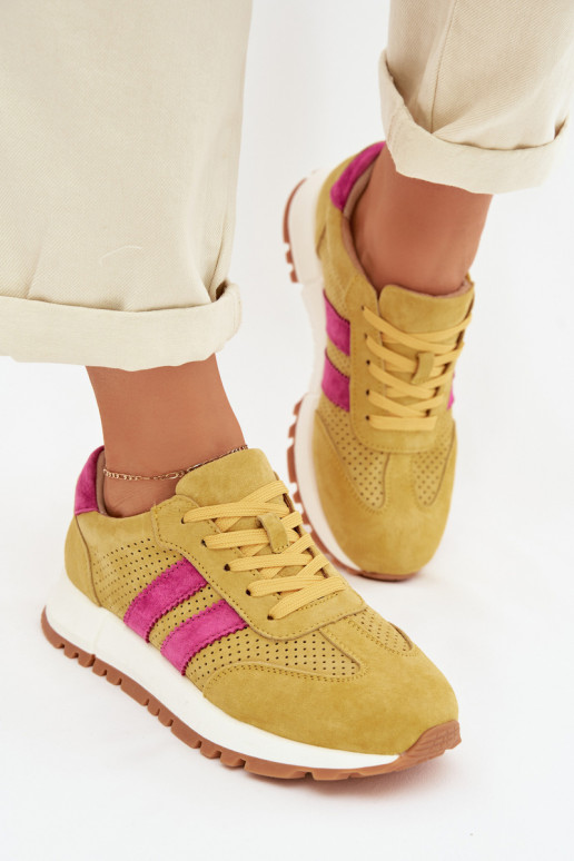 Chaussures modèle baskets FémininActivéturalnego en daimu couleur jaune Il fautrceline