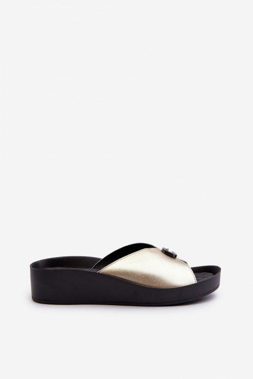 Pantoufles en cuir Féminin avec des ornements couleur dorée S.Barski KV27-027