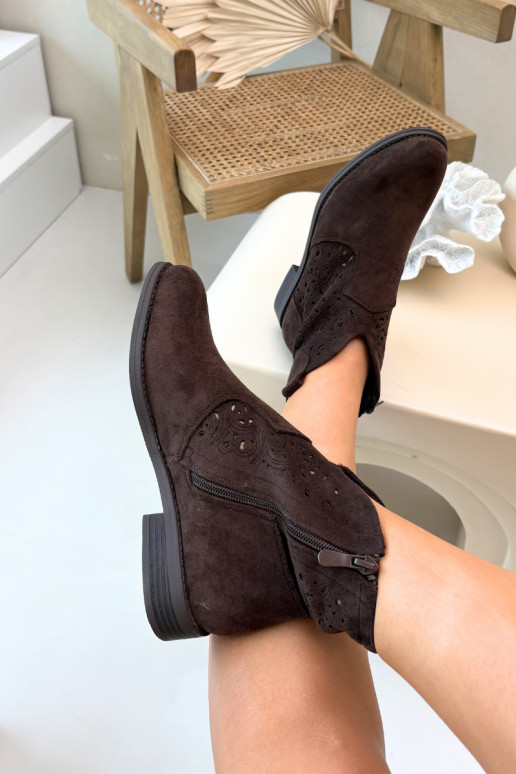 Ażurowe dames enkellaarsjes met brede hakken S.Barski HY61-8026 chocolade kleur