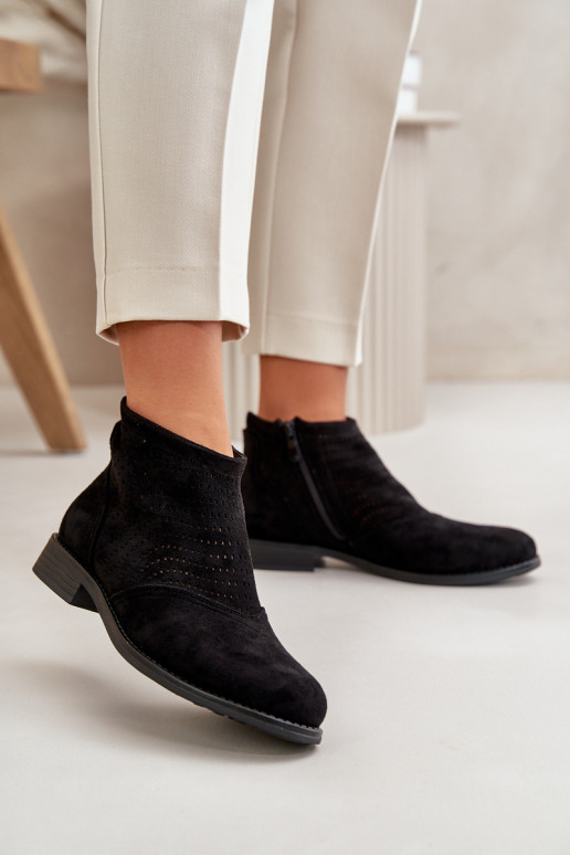 Bottes pour femmes avec des talons larges avec des éléments ajourés couleur noire S.Barski HY42-076