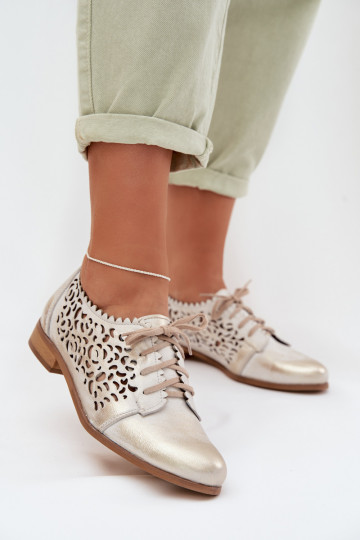 Peau avec des éléments ajourés chaussures Féminin Zazoo 3195 couleur dorée 2