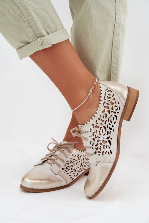 Peau avec des éléments ajourés chaussures Féminin Zazoo 3195 couleur dorée