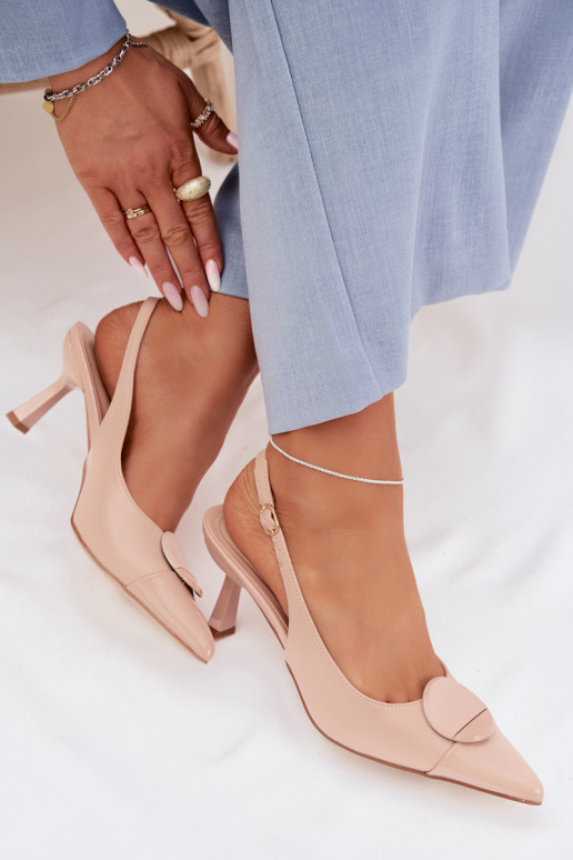 Sandales pour femmes avec des talons fins Avec des décorations Detalem beige Il fautriae