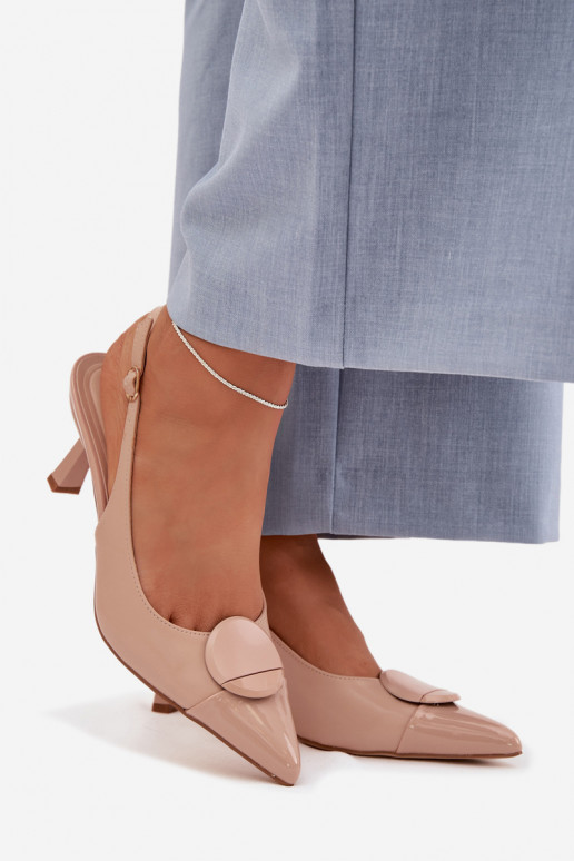 Sandales pour femmes avec des talons fins Avec des décorations Detalem beige Il fautriae