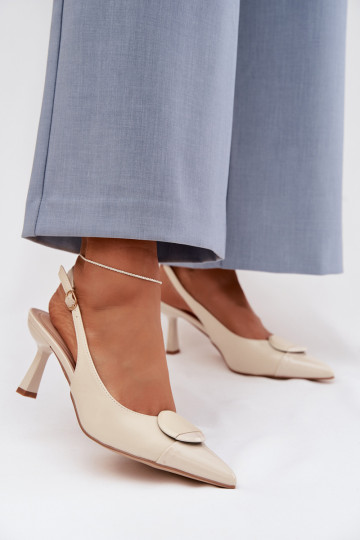 Sandales pour femmes avec des talons fins Avec des décorations Detalem couleur ivoire Il fautriae