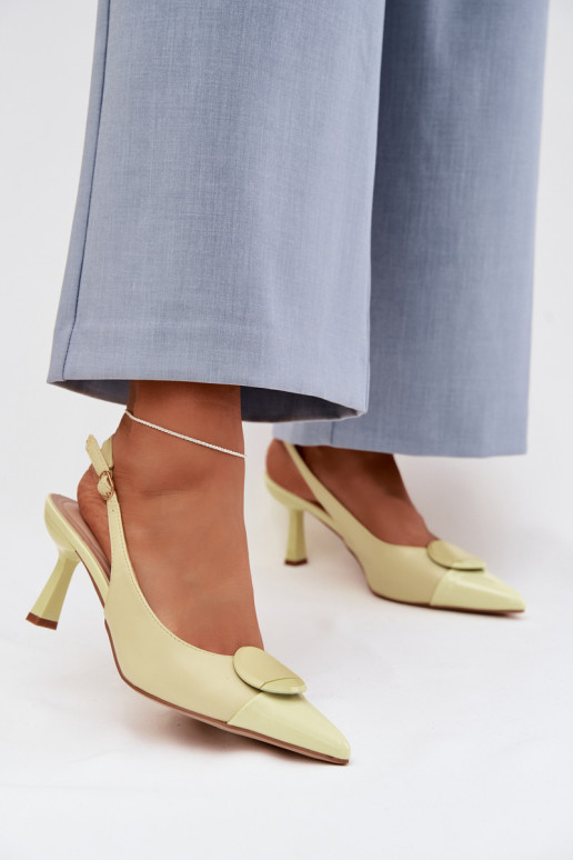 Sandales pour femmes avec des talons fins Avec des décorations Detalem couleur jaune Il fautriae