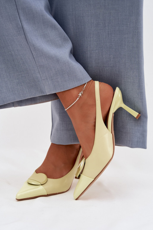 Sandales pour femmes avec des talons fins Avec des décorations Detalem couleur jaune Il fautriae