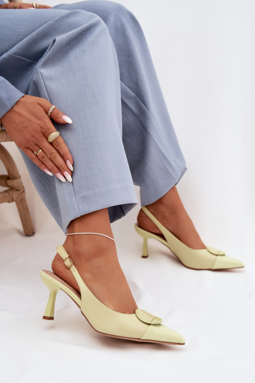 Damensandalen mit dünnen Absätzen Mit Dekorationen Detalem gelbe Farbe Es mussriae