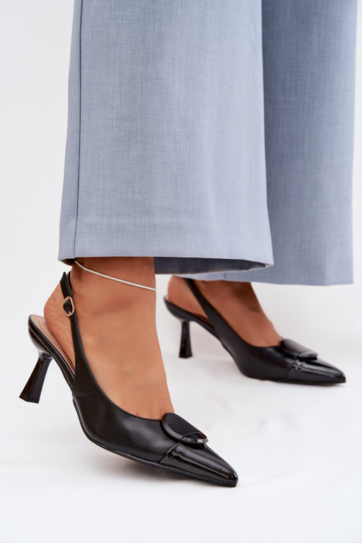 Damensandalen mit dünnen Absätzen Mit Dekorationen Detalem schZuarze Farbe Es mussriae