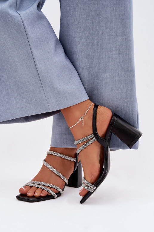 Damen-Sandalen mit hohen Absätzen mit Streifen Und Zirkone schZuarze Farbe Brelia