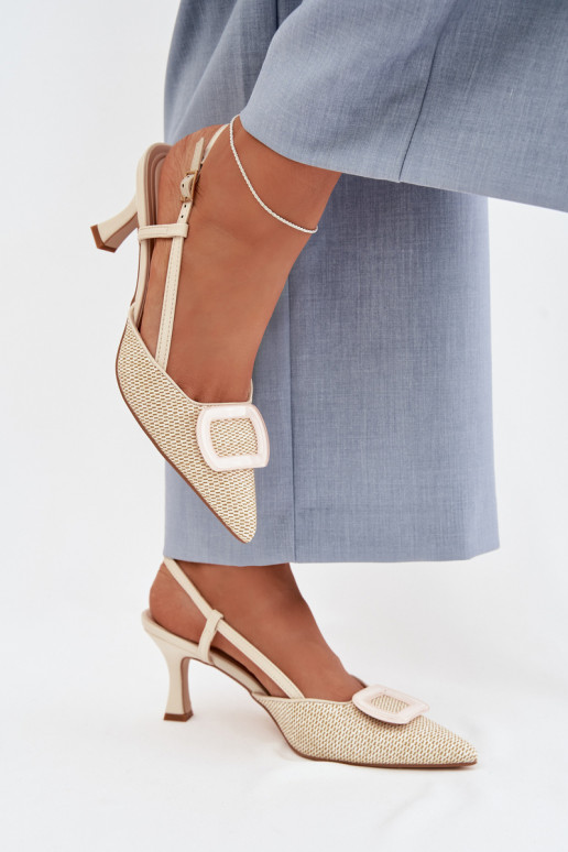 Sandales pour femmes avec des talons Avec des décorations Élément beige Eslina