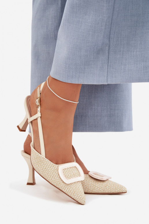 Sandales pour femmes avec des talons Avec des décorations Élément beige Eslina