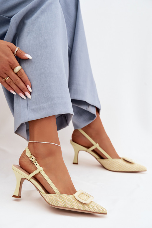 Sandales pour femmes avec des talons Avec des décorations Élément couleur jaune Eslina