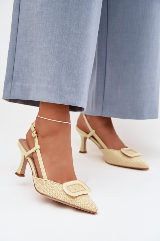 Sandales pour femmes avec des talons Avec des décorations Élément couleur jaune Eslina