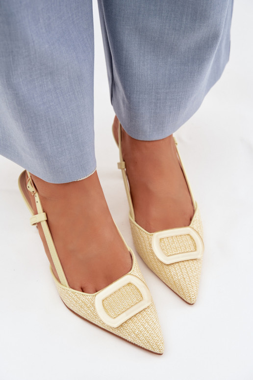 Sandales pour femmes avec des talons Avec des décorations Élément couleur jaune Eslina