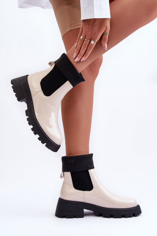 bottes élégantes avec effet vernis Féminin beige Pavo