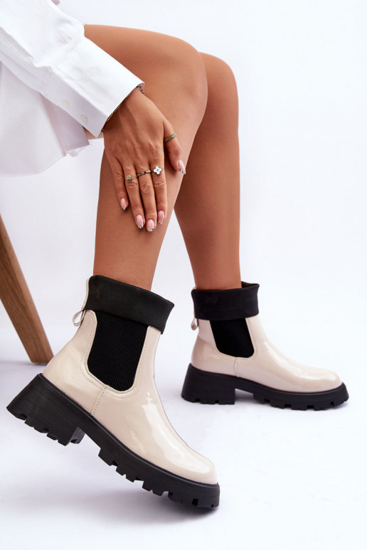 bottes élégantes avec effet vernis Féminin beige Pavo