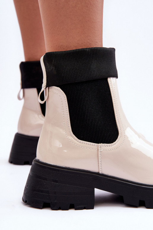 bottes élégantes avec effet vernis Féminin beige Pavo