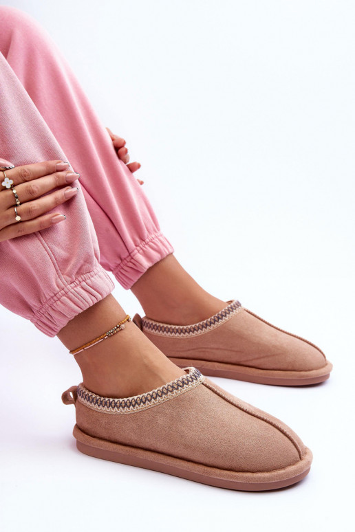 Féminin en daim chaussons avec un manteau de fourrure beige Polinna