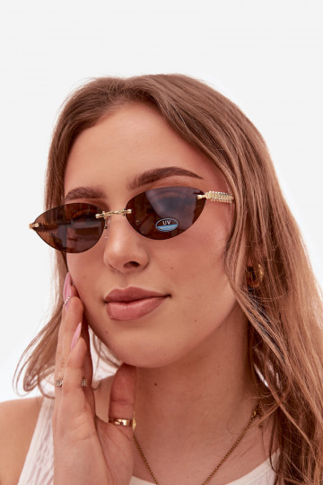 Des lunettes de soleil FémininFiltrem UV marron foncé 2