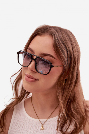 Des lunettes de soleil FémininFiltrem UV Noir et-couleur bleue 2