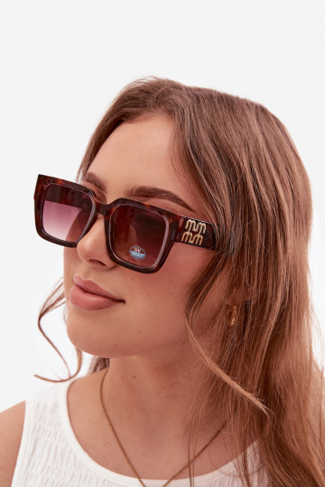 Des lunettes de soleil Féminin marron foncé 2