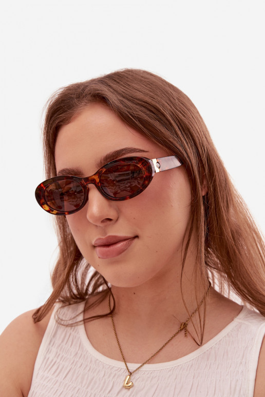 Des lunettes de soleil Féminin avec des perles artificielles marron