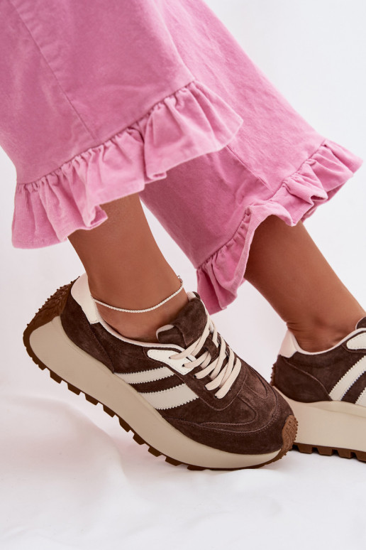 Chaussures modèle baskets en daim avec une plateforme D&A GR61-5986 CzekoladoÀe