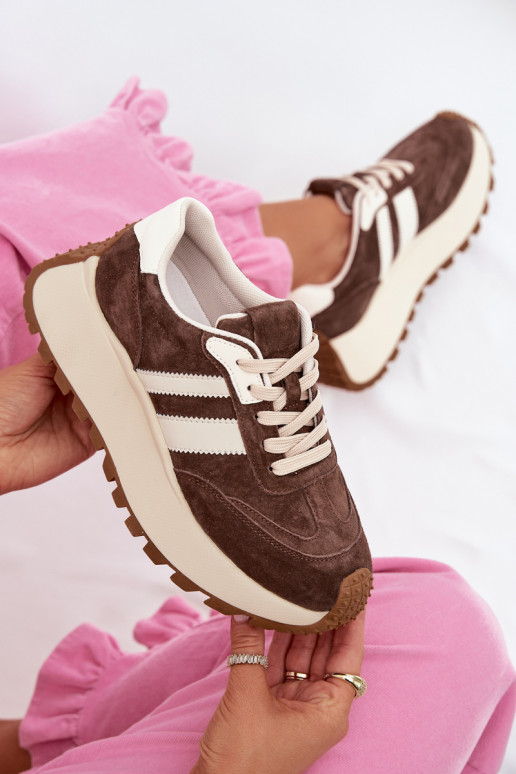 Chaussures modèle baskets en daim avec une plateforme D&A GR61-5986 CzekoladoÀe