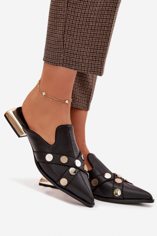 Pantoufles en cuir Mule Féminin avec des sangles D&A CR61-3058 couleur noire