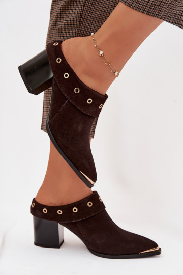 Suède slippers in cowboystijl met hakken D&A CR61-3059 chocoladekleur