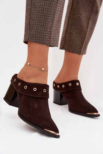 Suède slippers in cowboystijl met hakken D&A CR61-3059 chocoladekleur 2